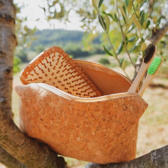 Cork toiletry bag - vegan, sustainable & environmentally friendly