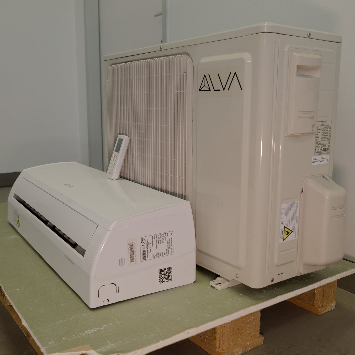 Alva Split Air Conditioner R32 Outdoor + Indoor Unit (demonstration model)